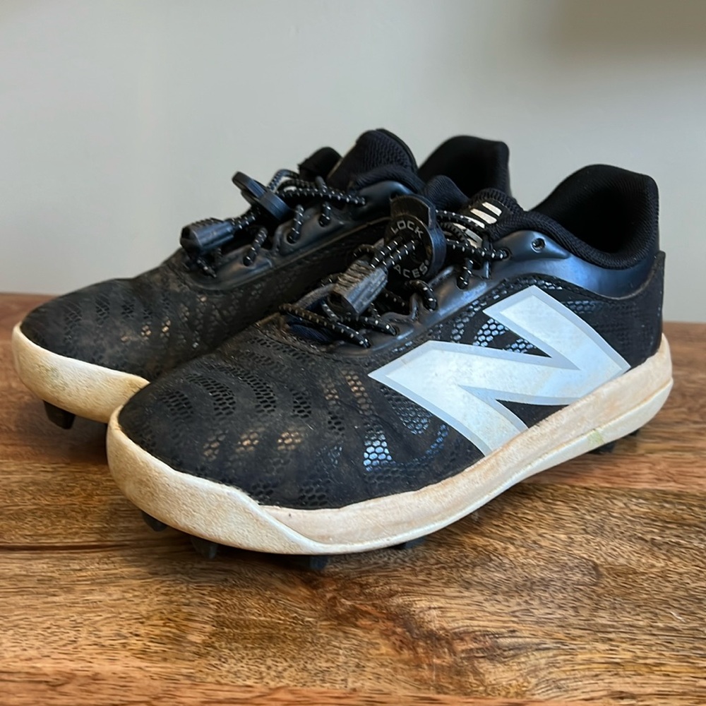 New balance boys baseball cleats size 13.5